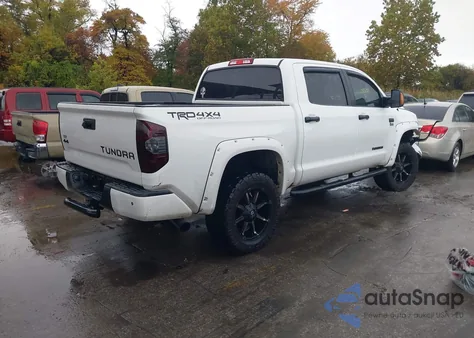 2016 Toyota Tundra Sr5 5.7L V8 z USA, uszkodzony, nr VIN 5TFDY5F11GX510351